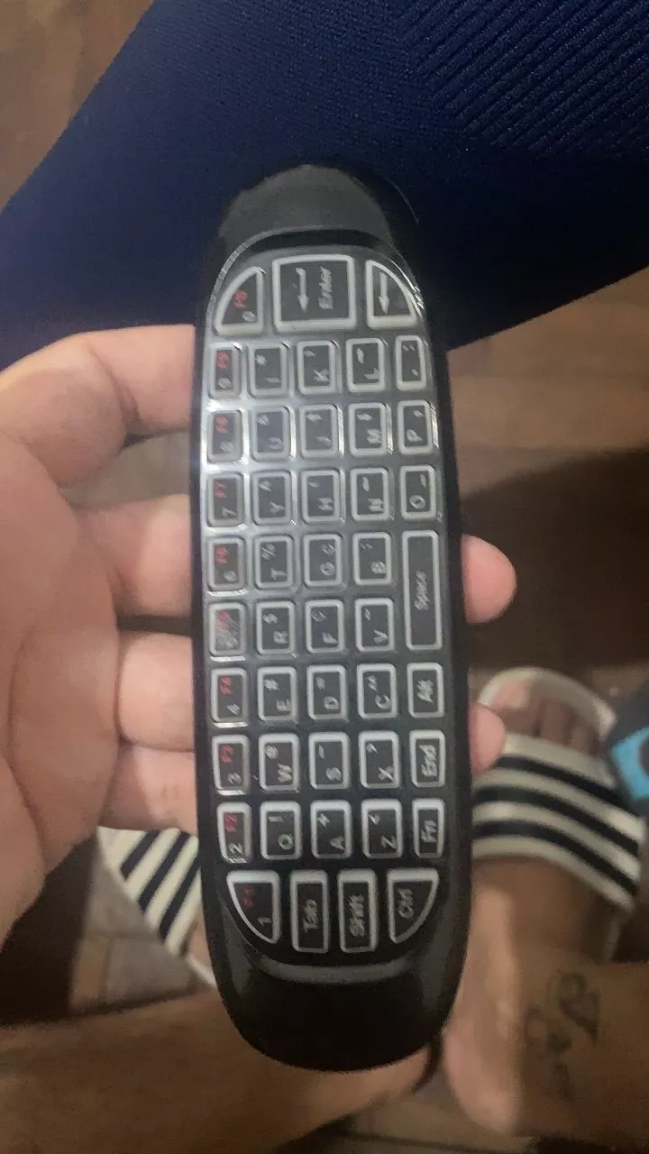 Controle Air Mouse Teclado 2.4G Wireless com LED RGB Giroscópio Universal IZEWAVE PRO photo review