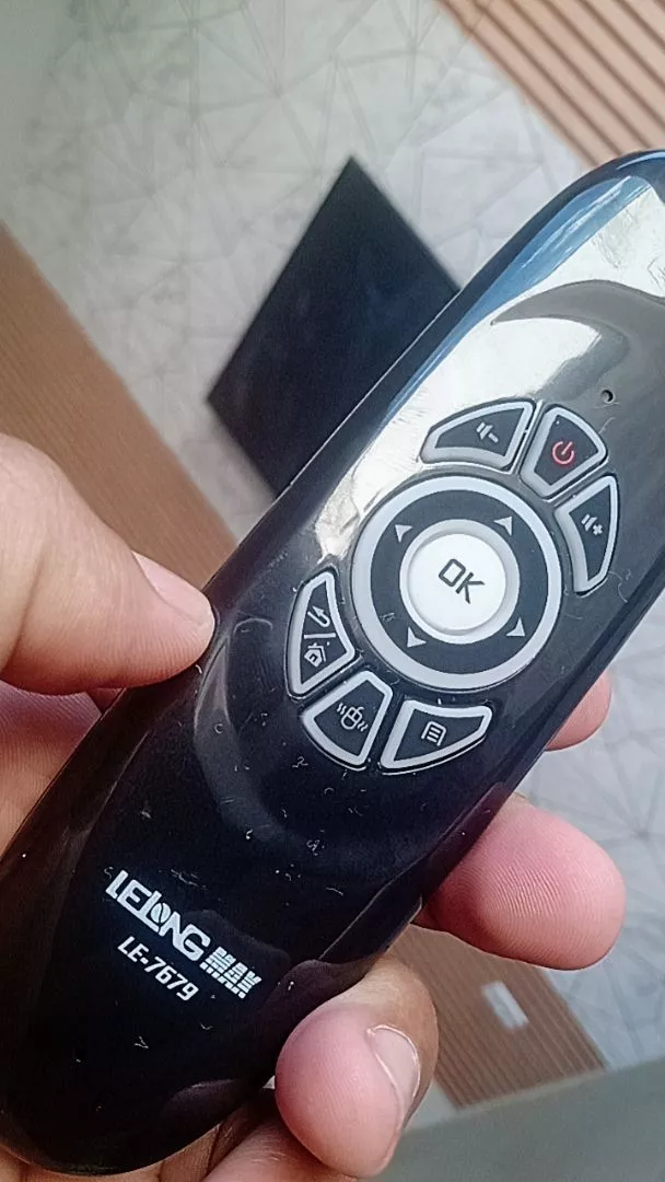 Controle Air Mouse Teclado 2.4G Wireless com LED RGB Giroscópio Universal IZEWAVE PRO photo review