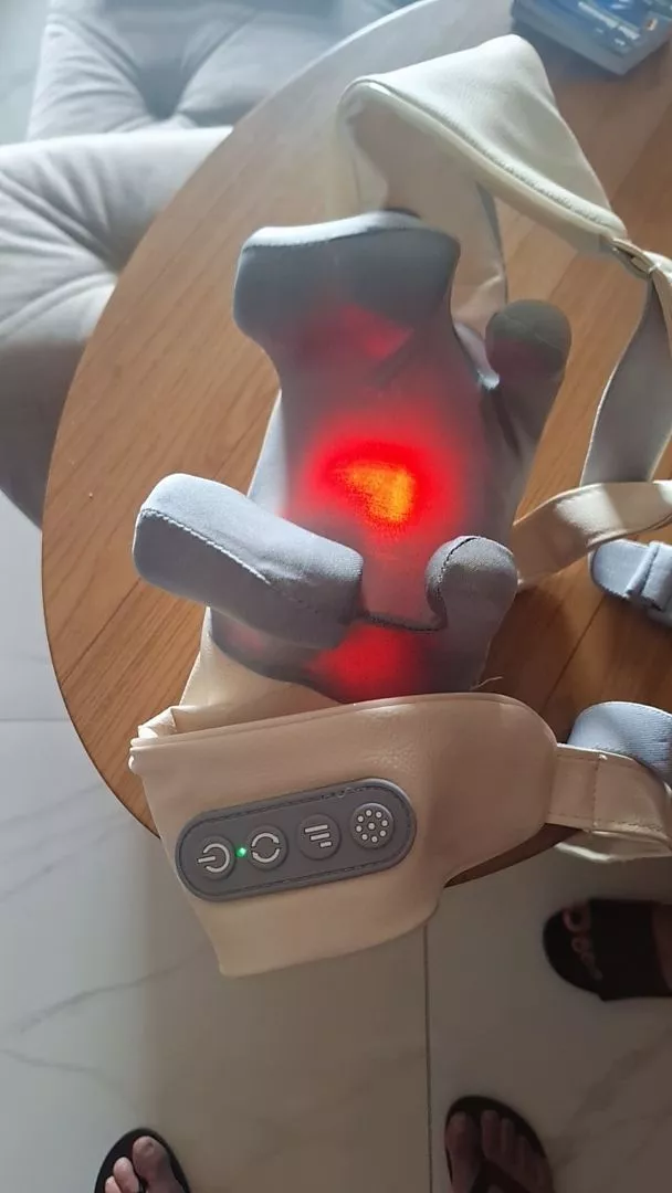 Massageador de Pescoço Sem Fio, Compressão Quente, Alívio Muscular Profundo IZEDEEP RELAX photo review