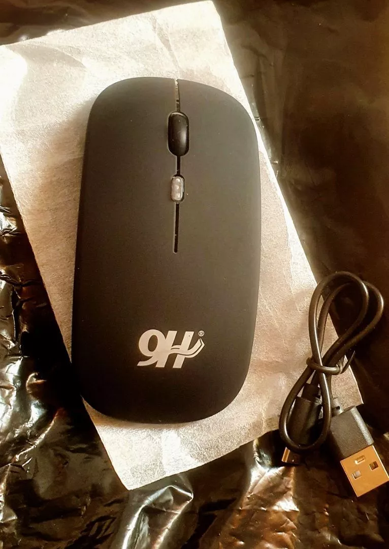 Mouse Sem Fio Recarregável RGB Bluetooth Silencioso IZECLIC PRO photo review