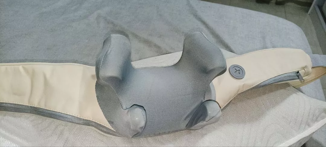 Massageador de Pescoço Sem Fio, Compressão Quente, Alívio Muscular Profundo IZEDEEP RELAX photo review