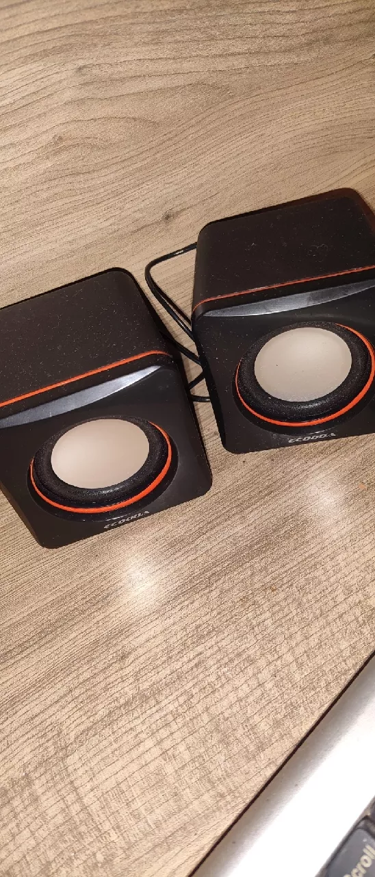 Caixa de Som Mini USB Estéreo 6W P2 Para PC e Notebook IZELOUD BOX photo review