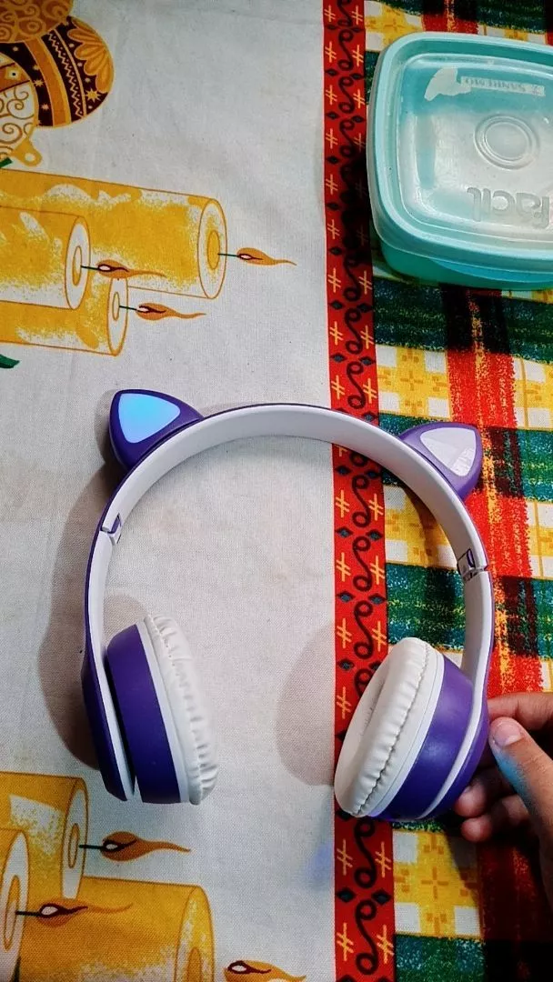 Fone Bluetooth Orelha de Gato LED Dobrável Microfone IZEFUN PLAY photo review