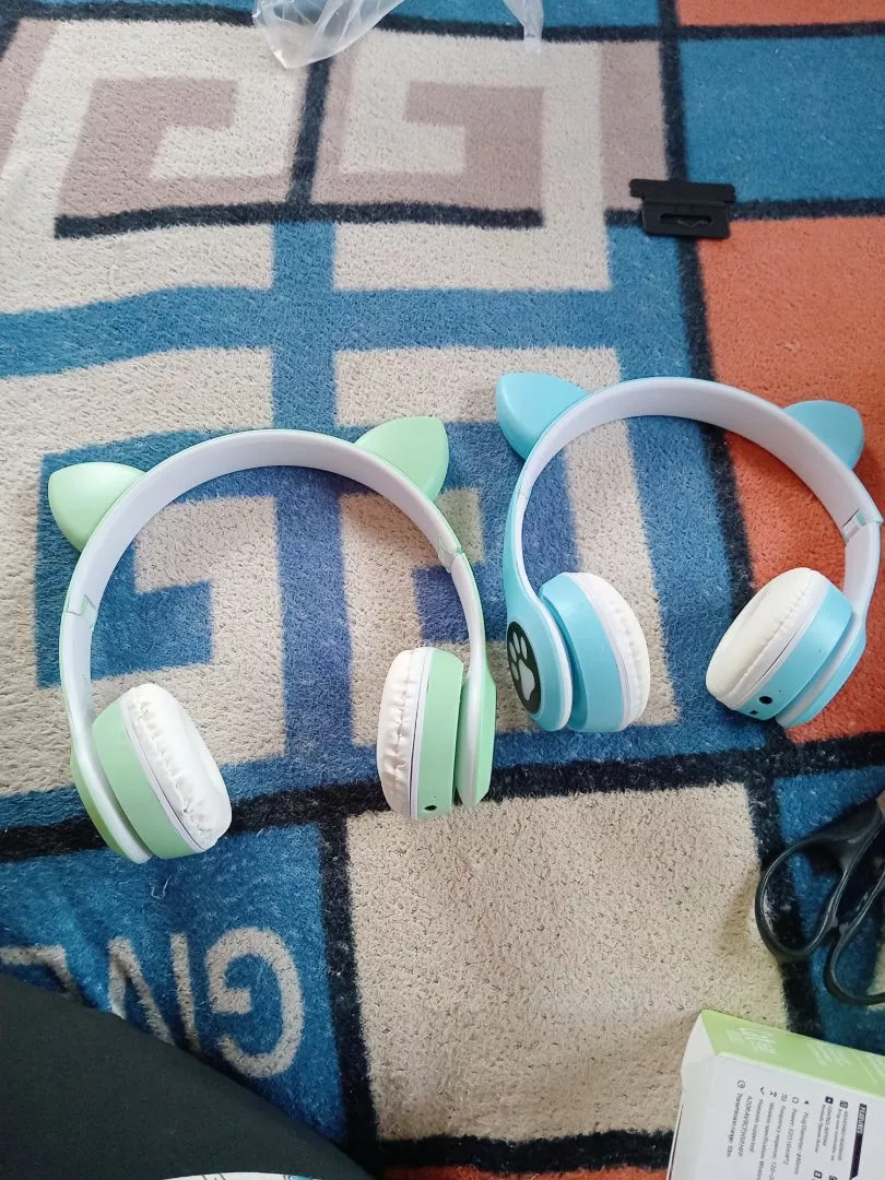 Fone Bluetooth Orelha de Gato LED Dobrável Microfone IZEFUN PLAY photo review