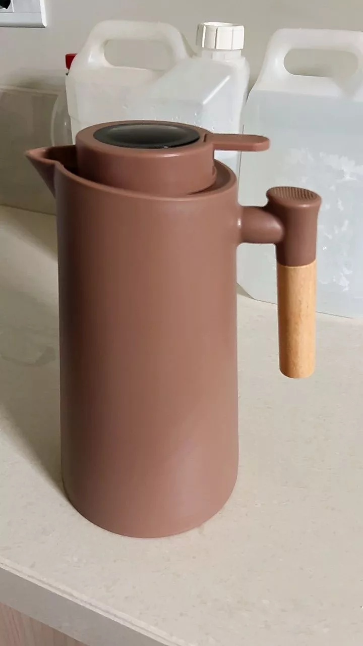 Garrafa Térmica 1 Litro Com Termômetro Led, Isolamento 24h, Cabo de Madeira IZEFRESH PRO photo review