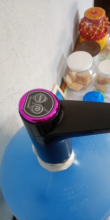 Click to view full screen Dispensador Elétrico IZEBOTTLE photo review