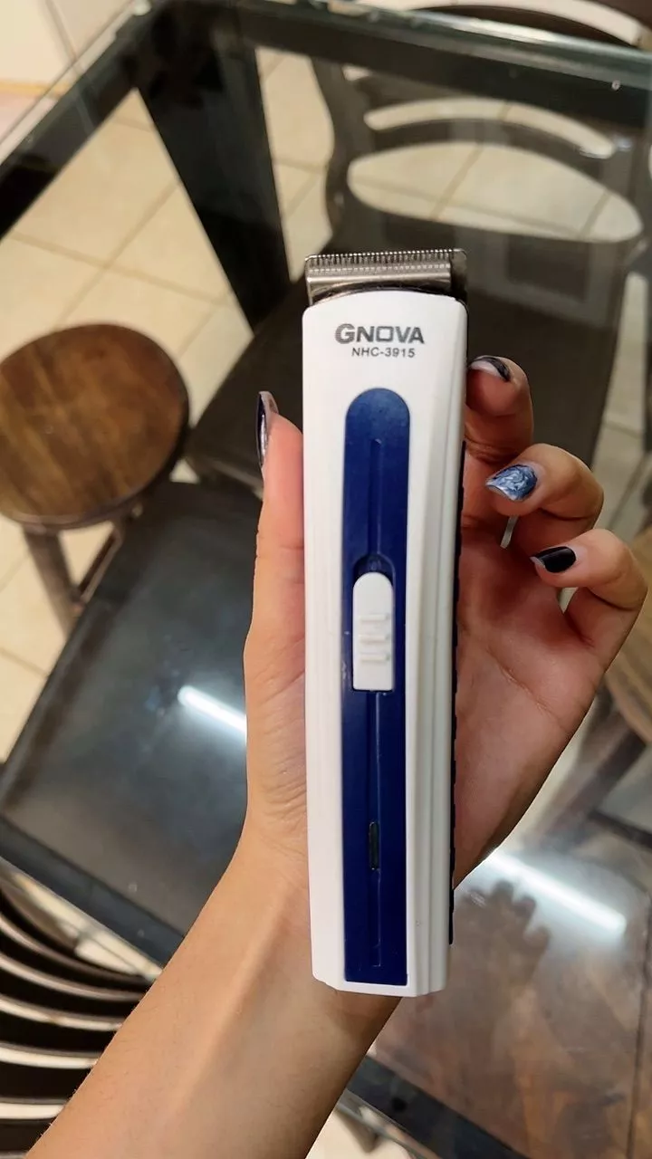 Máquina de Cortar Cabelo Sem Fio, Bivolt, Pente Regulável IZEBLADE PRO photo review