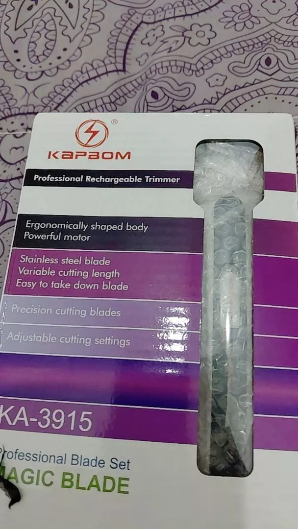 Máquina de Cortar Cabelo Sem Fio, Bivolt, Pente Regulável IZEBLADE PRO photo review