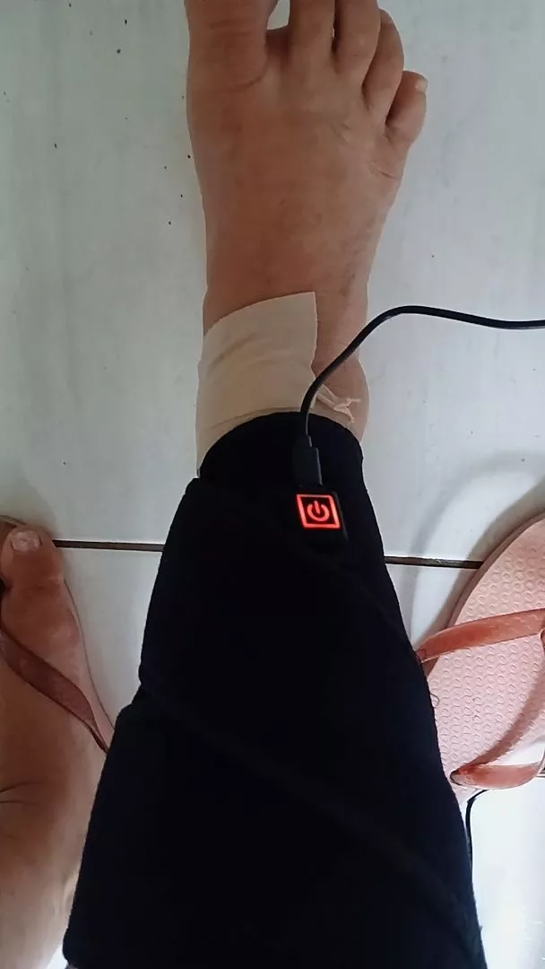 Joelheira Térmica Elétrica Ajustável para Fisioterapia, Aquecimento Rápido, Bolsa para Gelo | IZEHOT RELIEF photo review