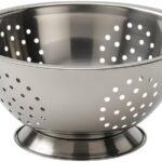 Escorredor Inox Premium 24cm Alças Firmes AntiFerrugem Resistente ao Calor Multiuso IZECHOP PRO