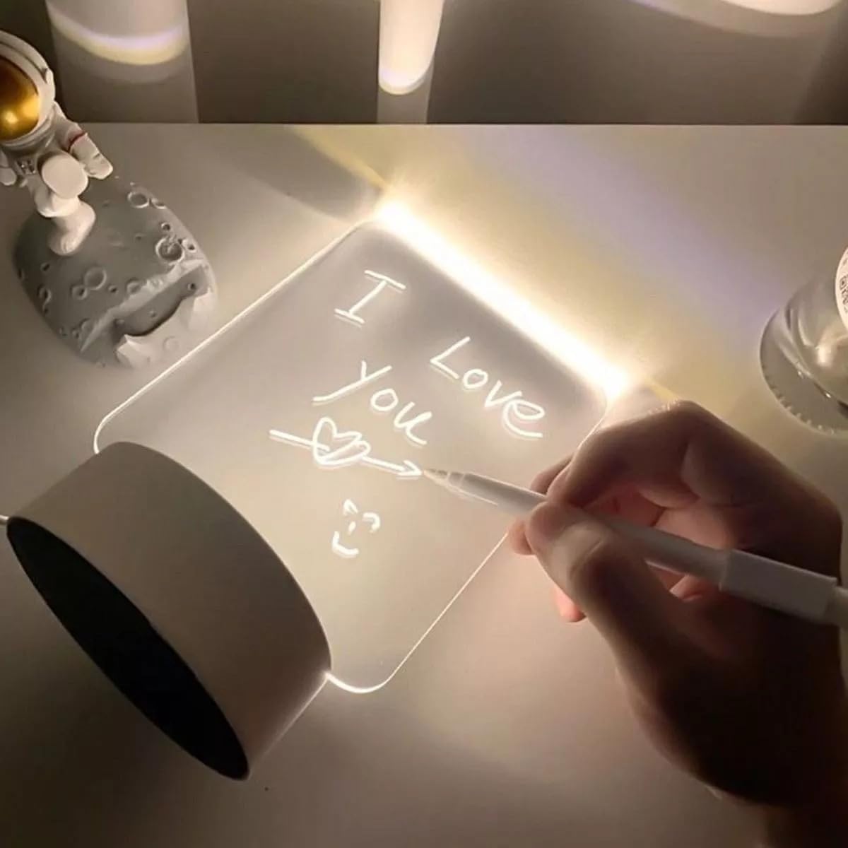 Luminária de Mesa LED Acrílica USB 3D Lousa Decorativa com Caneta Mágica IZEGLOW PRO