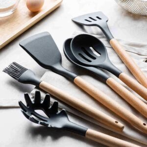 Kit Utensílios Cozinha 12 Peças Silicone Preto Cabo Madeira Premium Anticalor IZECOOK PRO Kit Utensílios Cozinha 12 Peças Silicone Preto Cabo Madeira Premium Anticalor IZECOOK PRO