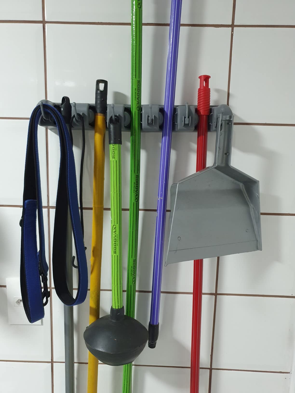 Suporte para Vassoura e Mop Parede 5 Espaços 6 Ganchos 16kg Inox Organizador Multiuso IZEHOLD PRO photo review