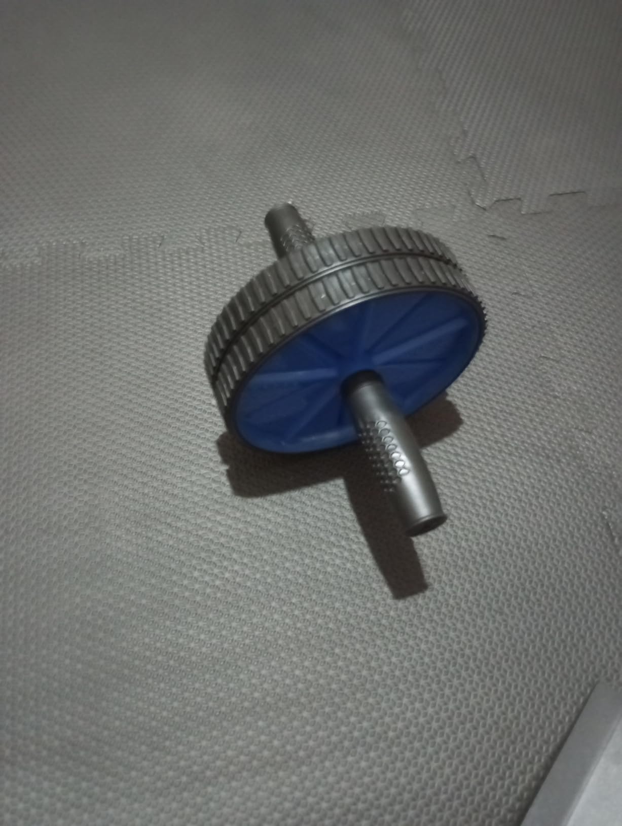 Roda Abdominal Dupla Rolo Fitness Preto 18cm com Apoio Joelho Premium IZECORE PRO photo review