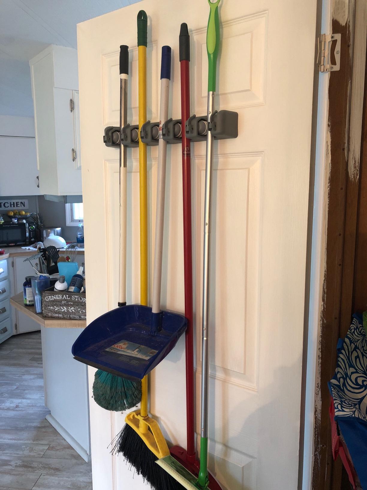 Suporte para Vassoura e Mop Parede 5 Espaços 6 Ganchos 16kg Inox Organizador Multiuso IZEHOLD PRO photo review