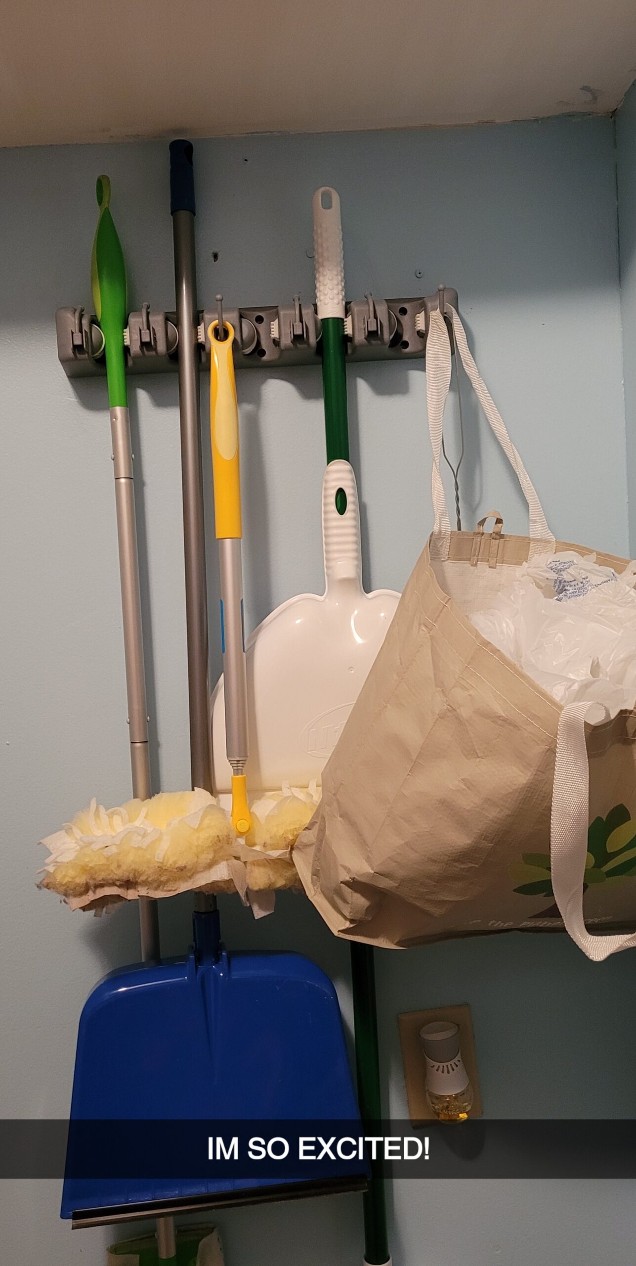 Suporte para Vassoura e Mop Parede 5 Espaços 6 Ganchos 16kg Inox Organizador Multiuso IZEHOLD PRO photo review