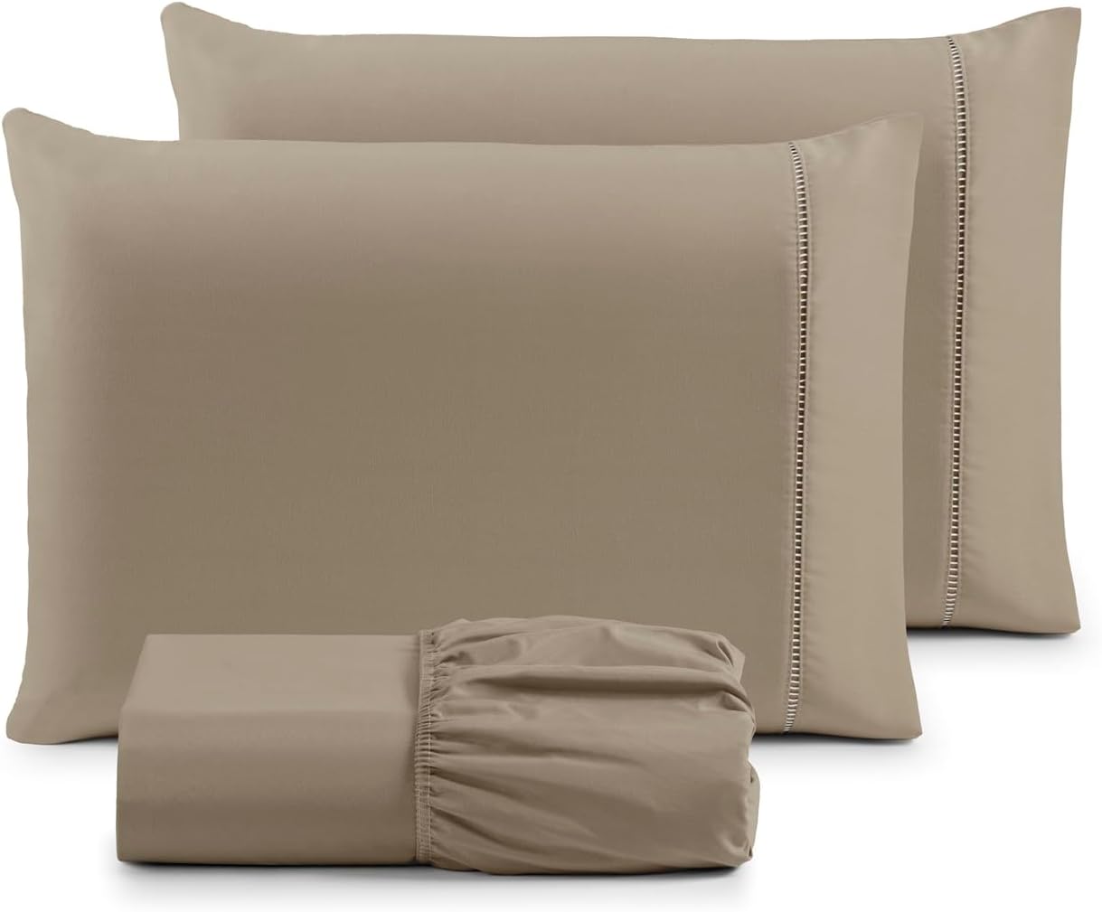 Jogo de Cama Casal Percal Bege Avelã 400 Fios Fendi 3 Peças Antiácaro Anti-Pilling Toque Macio IZECOMFORT PRO IZESHOP Jogo de cama casal percal 400 fios fendi IZECOMFORT PRO com visual sofisticado e toque macio