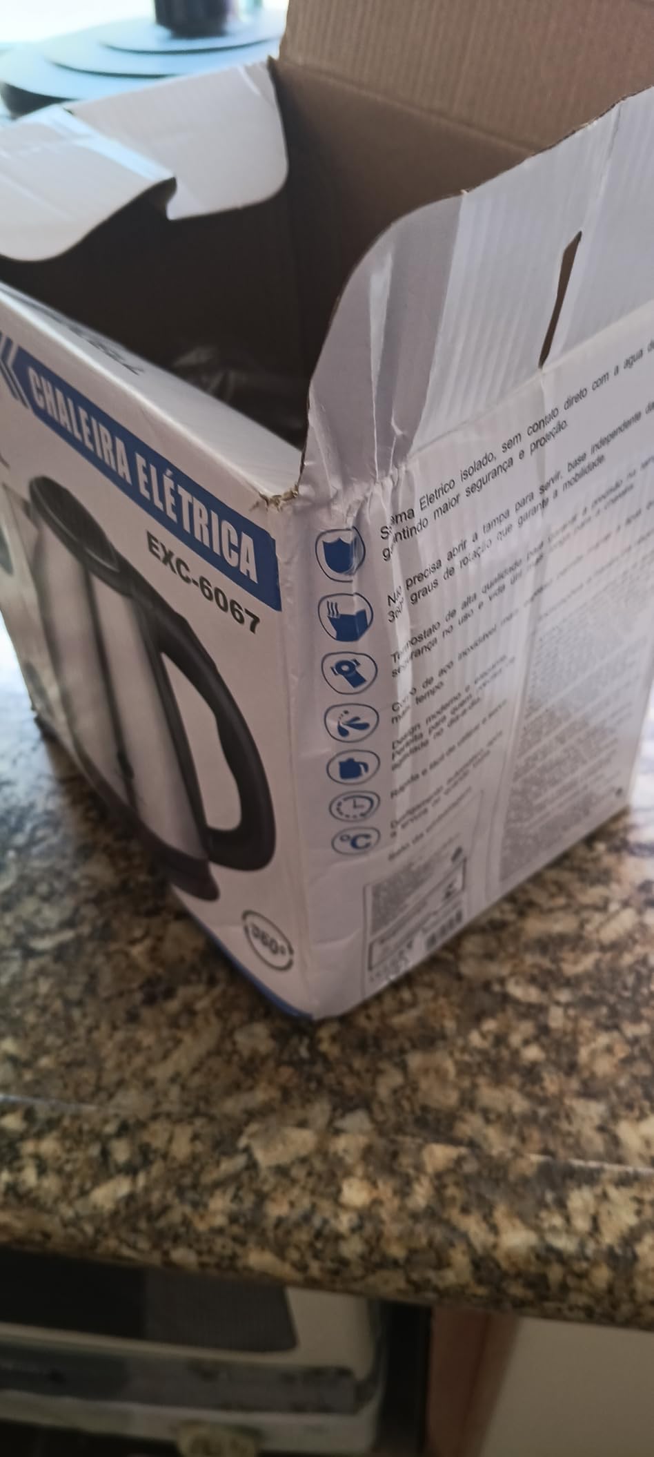Chaleira Elétrica Inox 1,8L 110V 1100W Desligamento Automático Premium IZEBOIL PRO photo review