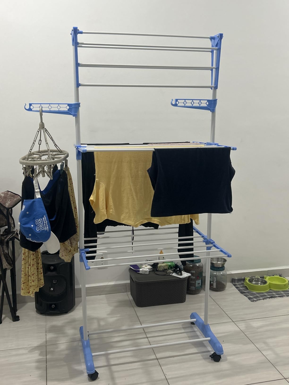 Varal de Chão 3 Andares Dobrável Regulável Preto com Rodinhas, Cabideiro e Sapateira IZEHOME PRO photo review