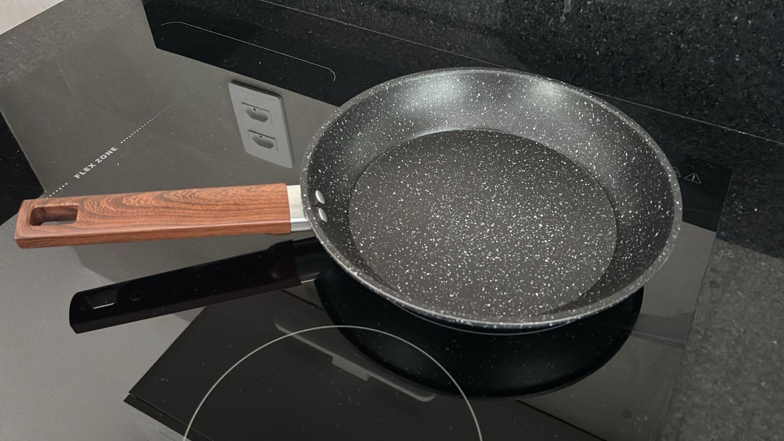 Frigideira Cerâmica 24cm 2,5L Antiaderente Fundo Indução Cabo Madeira Premium IZECOOK MAX photo review
