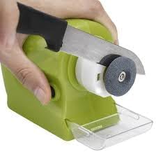 Amolador Elétrico Portátil Multiuso Plástico Compacto 4 Pilhas AA Coletor de Pó IZEEDGE PRO Amolador Elétrico Portátil Multiuso Plástico Compacto 4 Pilhas AA Coletor de Pó IZEEDGE PRO