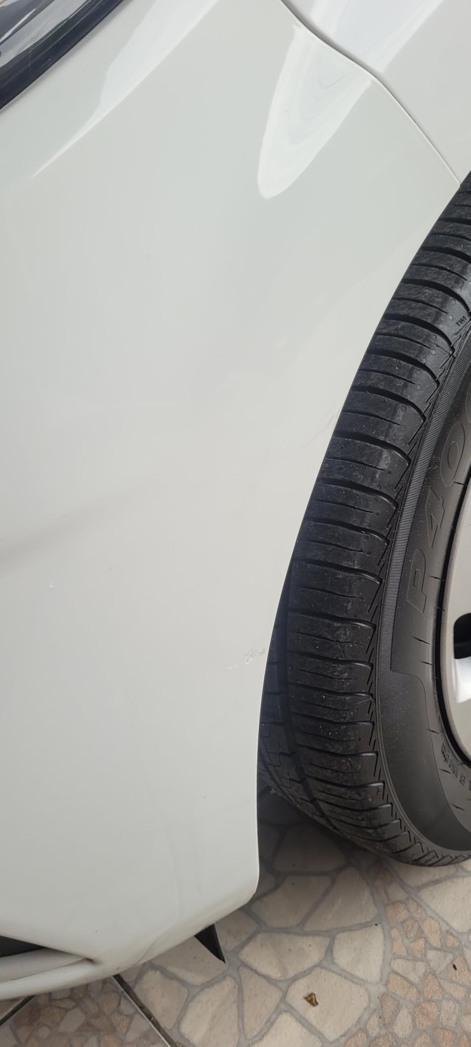 Caneta Retok Automotiva Branca Tira Riscos Acabamento Brilho Secagem Rápida IZEPAINT PRO photo review