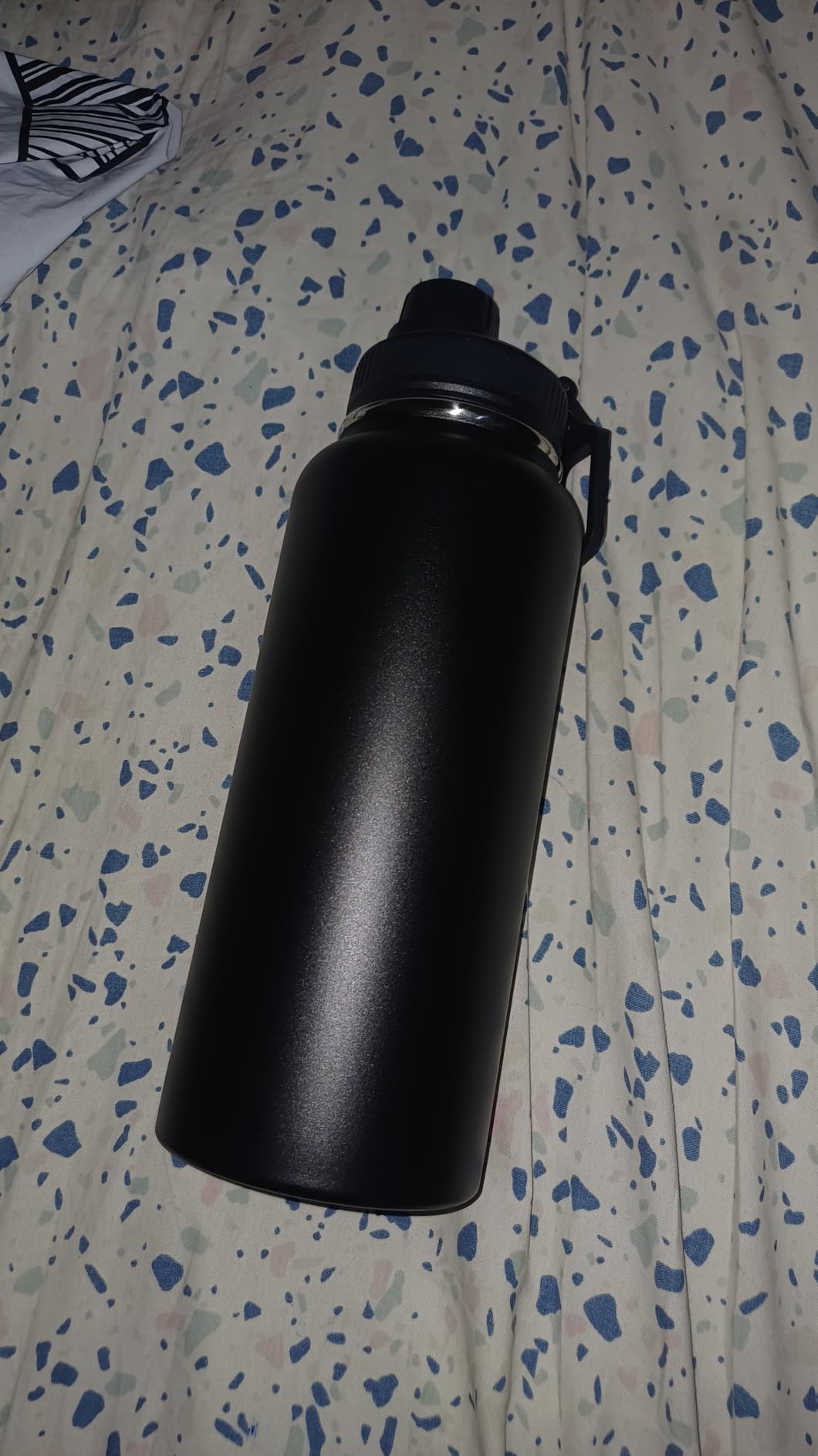 Garrafa Térmica 1L Aço Inox 304 Parede Dupla Antivazamento 24h Alça Articulada IZETHERMO PRO photo review