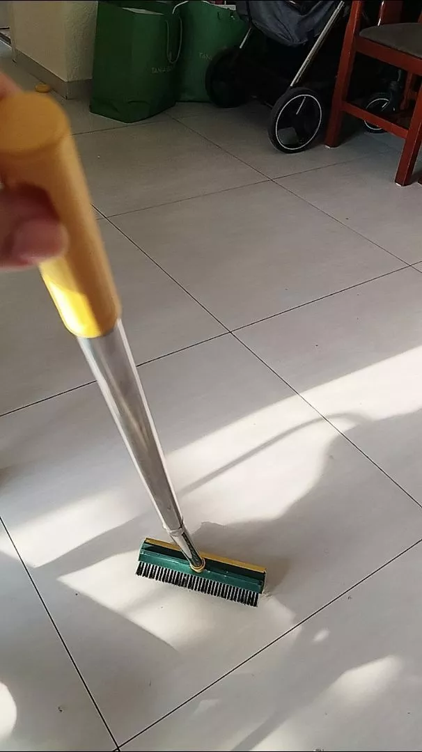 Escova de Limpeza de Chão 2 em 1 V Giratória 120° Cabo Longo Inox Rejunte Banheiro Cozinha IZEPOWER PRO photo review